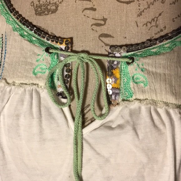 Free People almost new decorated peasant top, XS - Picture 3 of 4